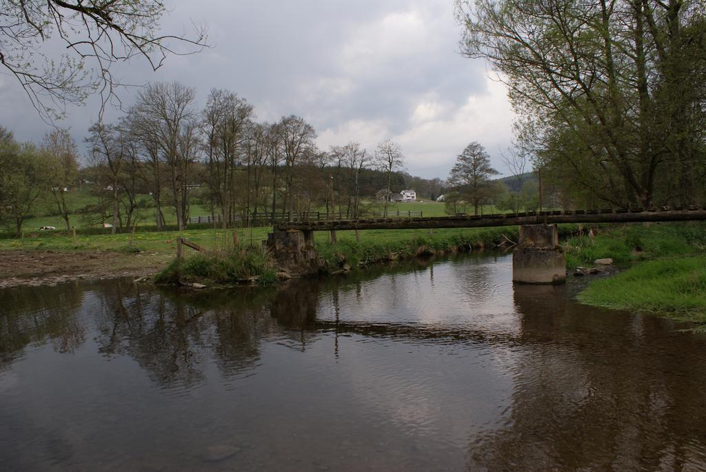 Le Gite De L Ourthe Ortheuville Room photo