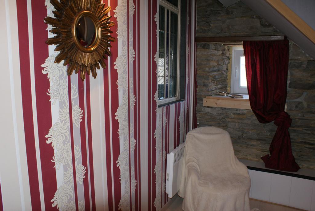 Le Gite De L Ourthe Ortheuville Exterior photo